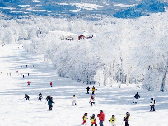 Tibia demanda en los centros de esquí a dos meses de arrancar la temporada de invierno