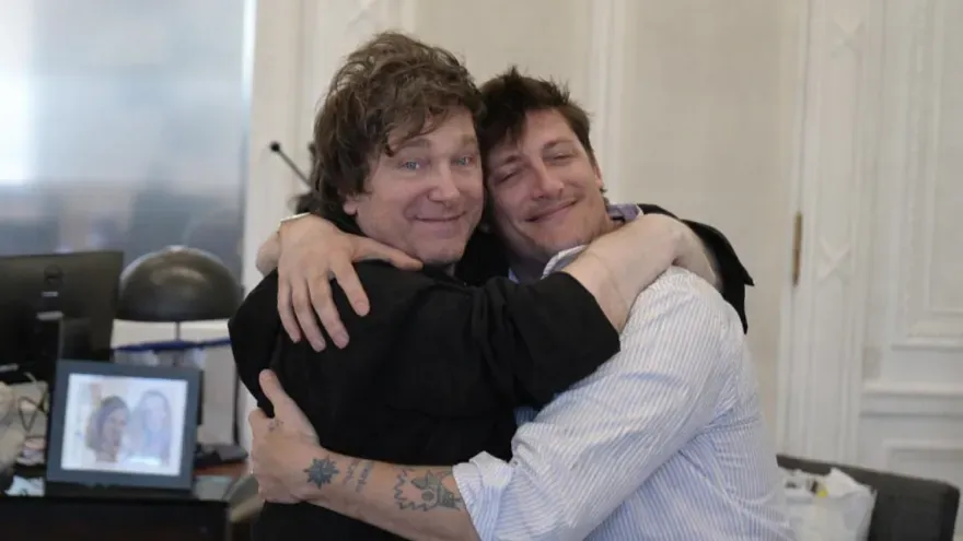 Denuncia contra Flybondi: Piden investigar eventuales vínculos con Javier Milei
y Santiago Caputo