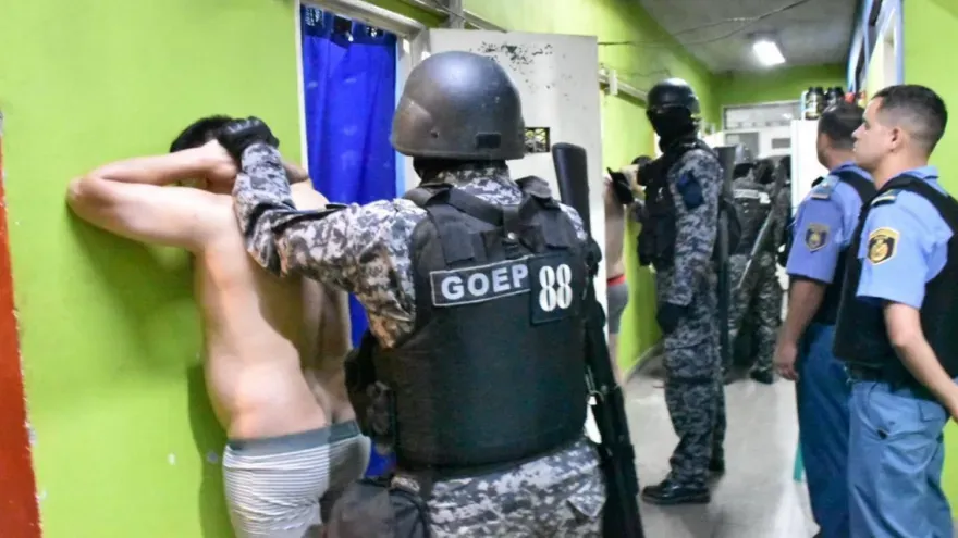 Santa Fe: La ''casta'' busca frenar una ley que bajó la violencia narco en
Rosario