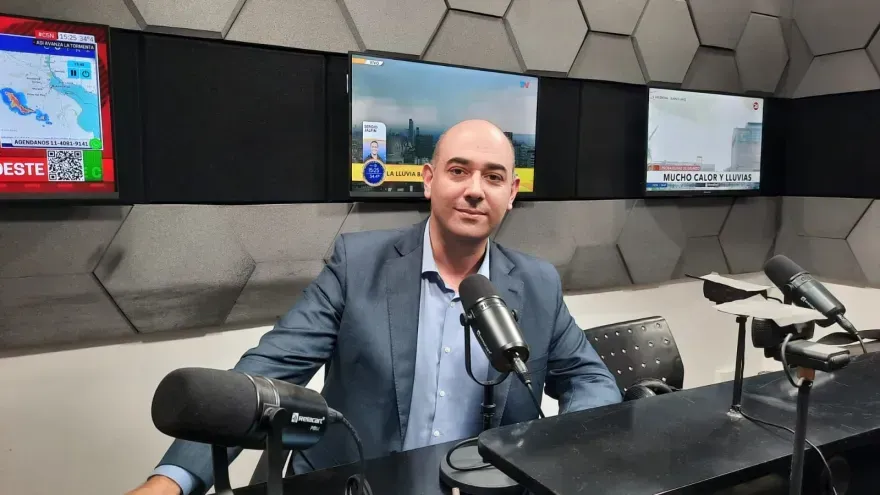 "Una conspiración que equivale a medio departamento de Manuel Adorni es
ridículo"