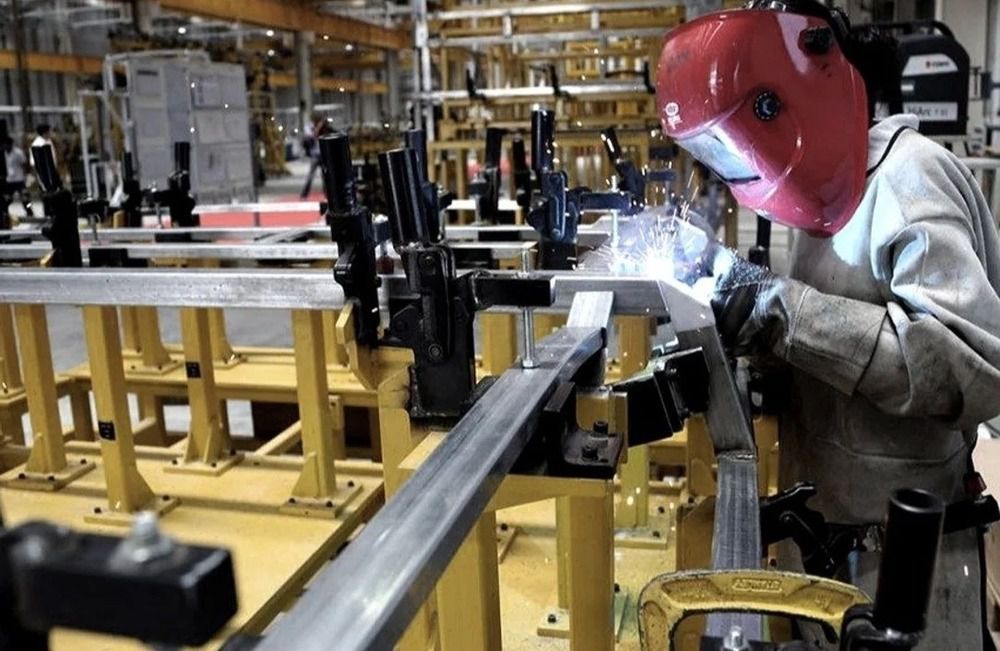Comercio e industria encabezan la caída de la actividad económica