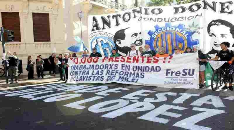 El Frente de Sindicatos Unidos se sumó a la multitudinaria marcha del 24 de marzo en Rosario