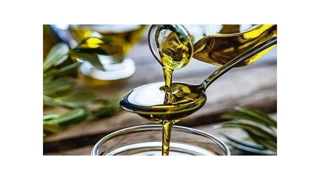 El aceite de oliva como fuente de juventud: por qué el "oro verde" es el mejor regenerador celular