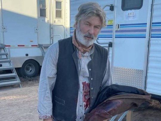 Muerte en el set de "Rust": Alec Baldwin enfrentará un juicio civil por presunta negligencia