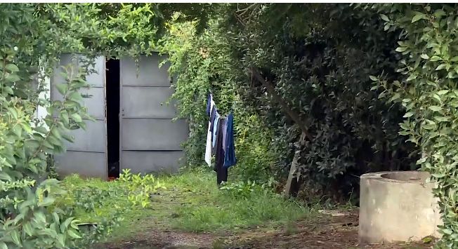 Investigan el asesinato de una mujer por parte de un hombre, cuyo cuerpo abandonó en un aljibe