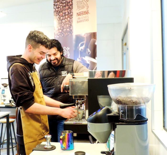 Jóvenes se capacitaron en barismo en Villa Aeroparquecomo herramienta para el ingreso al mundo laboral