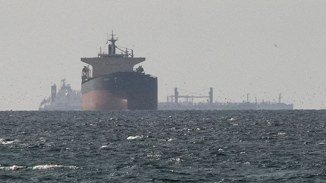 Cómo es el bloqueo naval del estrecho de Ormuz: las claves de la táctica de guerra de Irán y EEUU