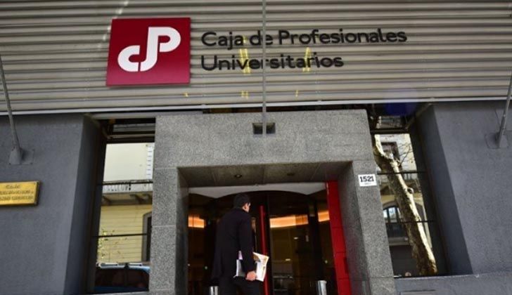 Caja de Profesionales pagó US$ 40.000 al mes “por cuidar una puerta y tres pantallas”