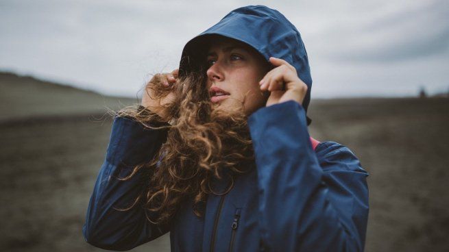 Cuánto sale una campera impermeable en mayo 2026: precios y opciones para protegerte del frio