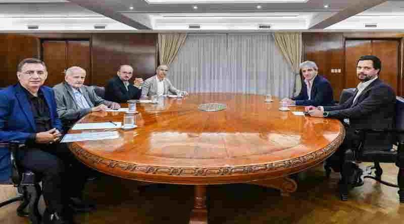 Caputo se reunió con empresarios del rubro alimentos y apuesta por mejorar la “capacidad comercial” del sector