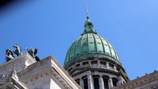 Cuatro legisladores fueron a la Justicia para frenar la privatización de AySA