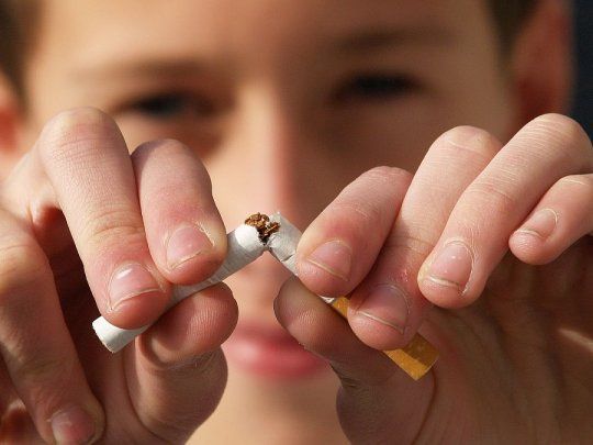 Reino Unido prohibirá la venta de tabaco de por vida para quienes hayan nacido después de 2009