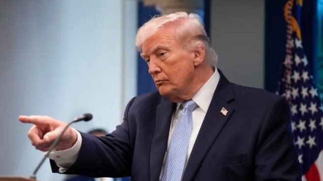 Donald Trump aseguró que el bloqueo de EEUU a puertos iraníes se mantendrá pese a la reapertura del estrecho de Ormuz