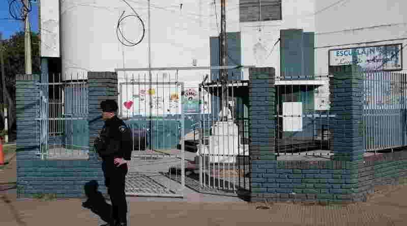 Nueva ola de mensajes intimidatorios paraliza las escuelas rosarinas