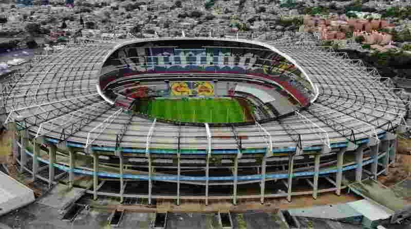 Tragedia en la reapertura del estadio Azteca: murió un hincha tras caer desde un segundo piso