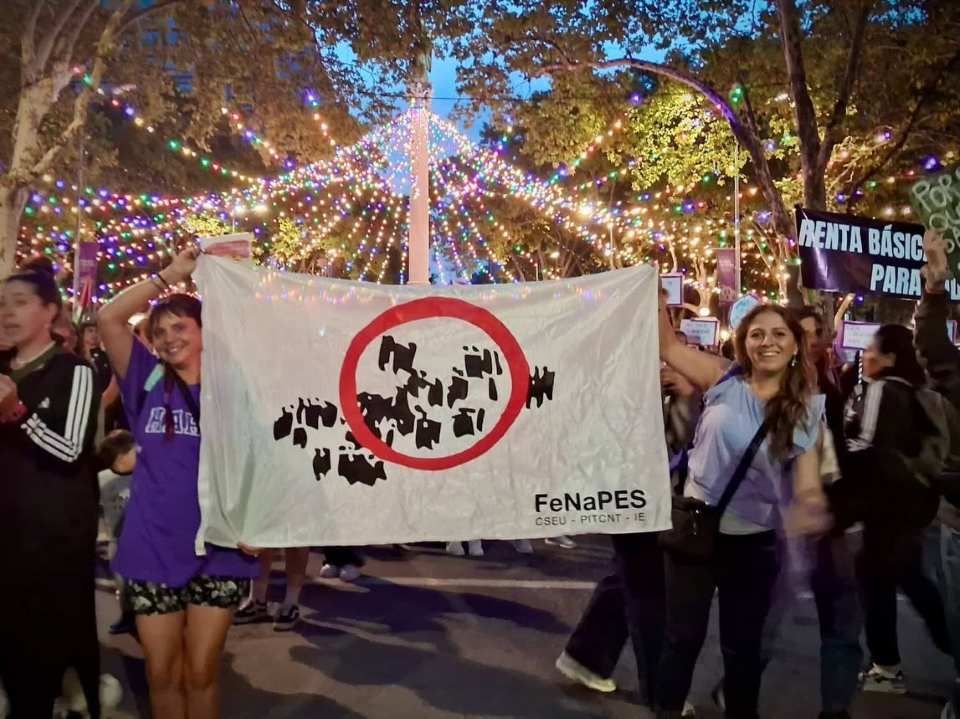 Sindicalistas de la enseñanza paran y marchan este martes al Parlamento por el insuficiente fondo educativo