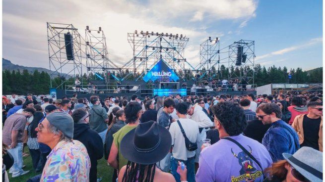 Gig-tripping: cómo viajar por el mundo siguiendo a tus bandas favoritas, sin gastar de más
