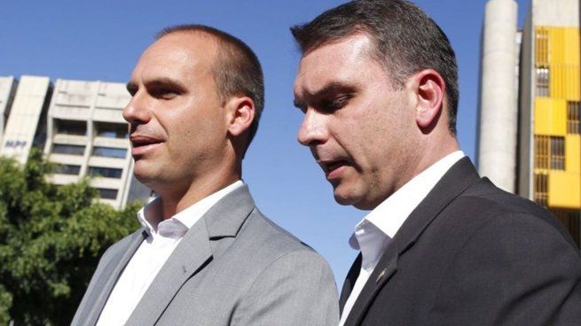 Flávio y Eduardo Bolsonaro buscan el apoyo de Donald Trump de cara a las elecciones en Brasil
