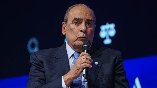 Guillermo Francos: "El tema de Manuel Adorni tenía que haberse terminado mucho antes"