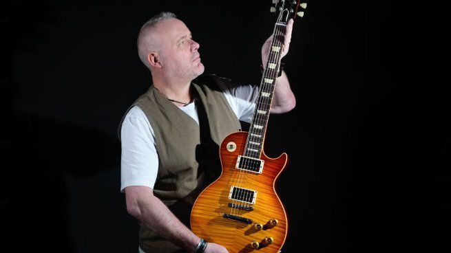 Piezas únicas de Queen, The Beatles y Guns N' Roses y salen a subasta en Londres