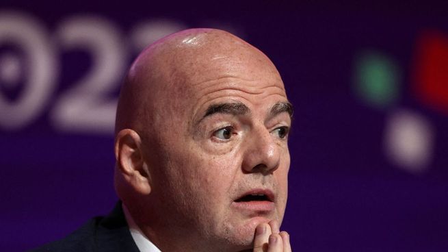 Nuevo escándalo en la FIFA: acusan a Gianni Infantino de cobrar un segundo sueldo de u$s1,76 millones y pagar una mansión en Miami