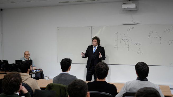 El Gobierno asegura que los jóvenes vuelven al país, pero faltan estadísticas