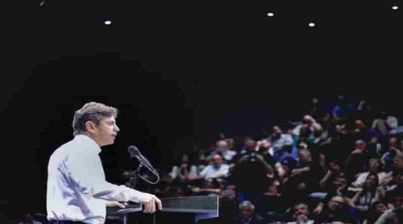 Kicillof convocó a los 135 intendentes para analizar el impacto del plan económico de Milei