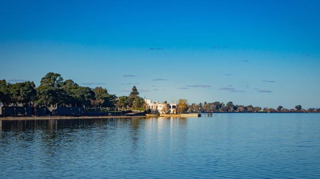 El tesoro escondido a menos de 2 horas de Buenos Aires que tiene 2 lagunas para disfrutar