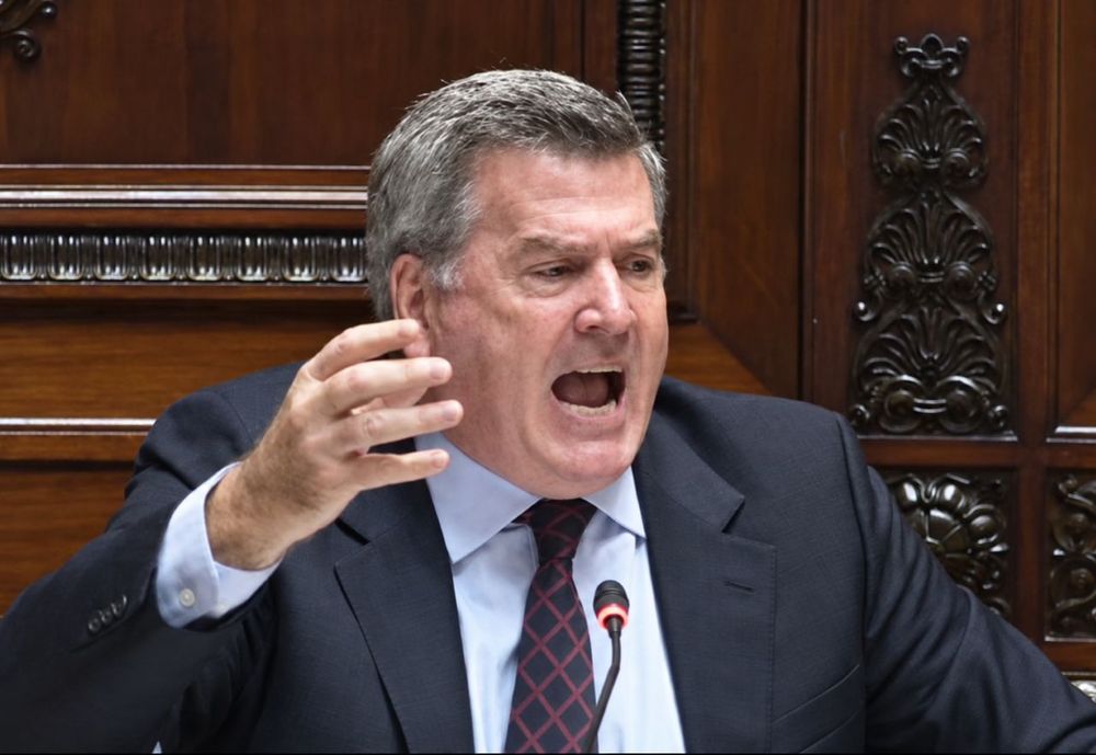 Bordaberry a los gritos e insultos en el Parlamento y le cortaron el micrófono: “Rata rastrera”