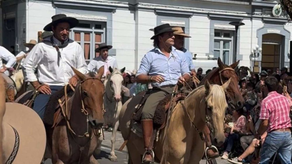 Patria Gaucha: Lacalle Pou fue hospitalizado tras sufrir accidente en su caballo