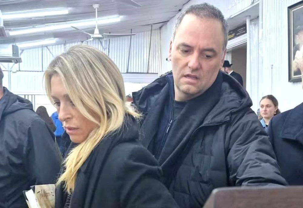 Youtuber uruguayo habría pagado viaje en avión privado a Punta del Este del jefe de gabinete de MIlei