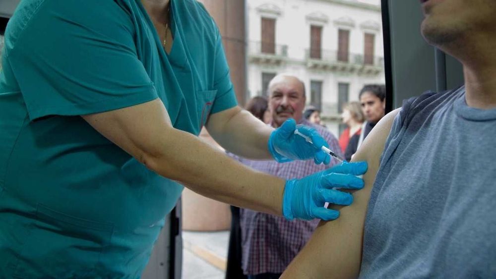 Vacunación antimeningocócica: cómo reservar cupo para niños de 9 a 15 años en Montevideo y Canelones