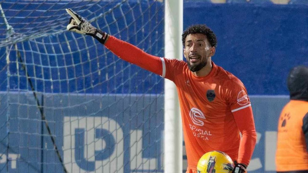 Un equipo sudamericano sacude el mercado: Vozinha será el nuevo arquero del “Cacique”