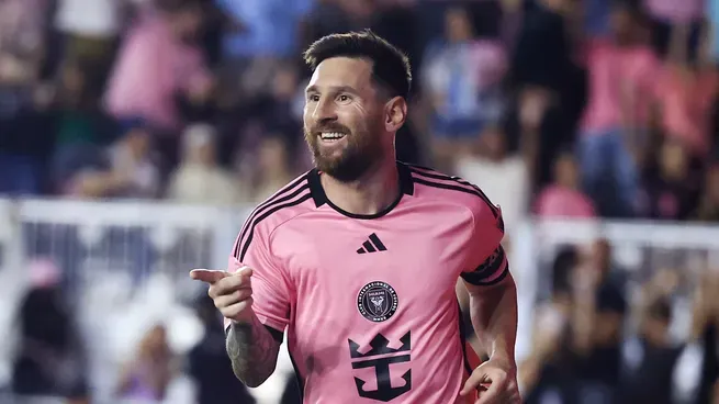 Lionel Messi cumplió 100 partidos en Inter Miami en una noche agridulce: golazo y derrota en el clásico frente a Orlando City
