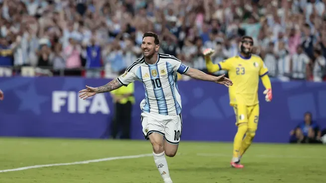 Lionel Messi dispara la búsqueda de sus botines F50 tras el hat trick ante Argelia