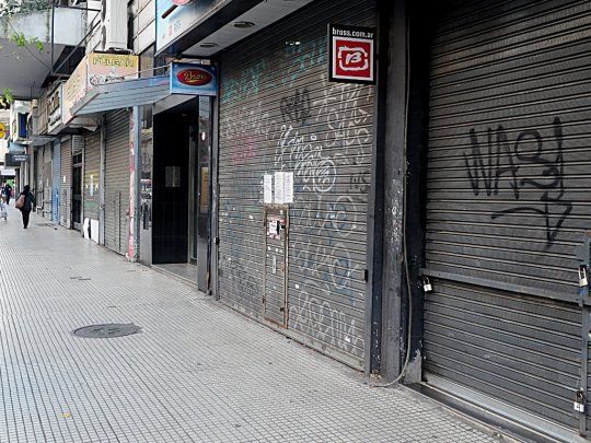 Industria textil: la producción cayó 33% anual en febrero y los locales vacíos se multiplican