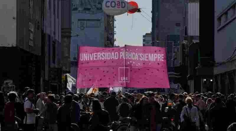 Amplio abanico de gremios y organizaciones sociales e instituciones de discapacidad se suman a la Marcha Federal Universitaria