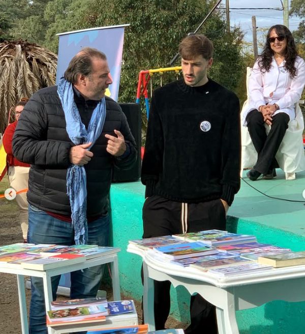 Fundación Celeste junto a Matias Viña inauguró biblioteca en la escuela Nº 127