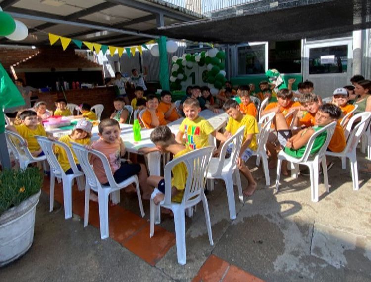 Urupan celebró sus 102 años rodeado de los más chicos