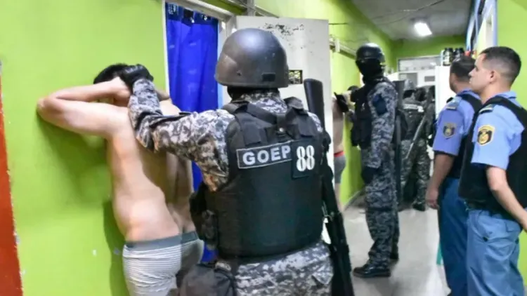 Santa Fe: La ''casta'' busca frenar una ley que bajó la violencia narco en
Rosario