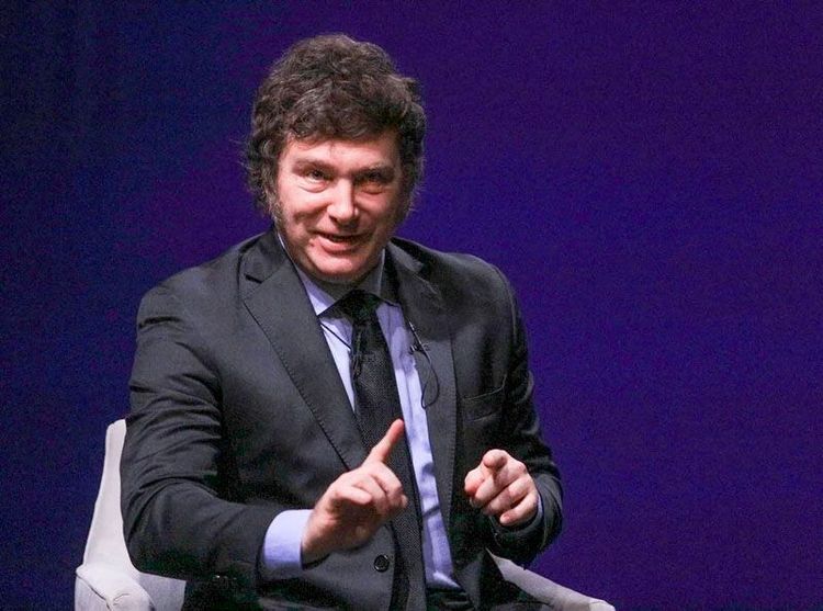 Bullrich supera en imagen positiva a Milei