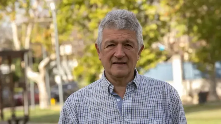 Gustavo López: "El mercado de telecomunicaciones se está volviendo cada vez más
monopólico"