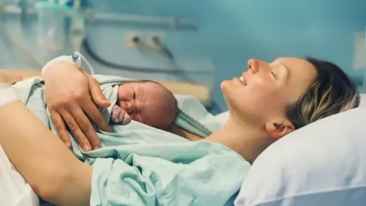 "El puerperio es un momento esencial para la mujer y el bebé"