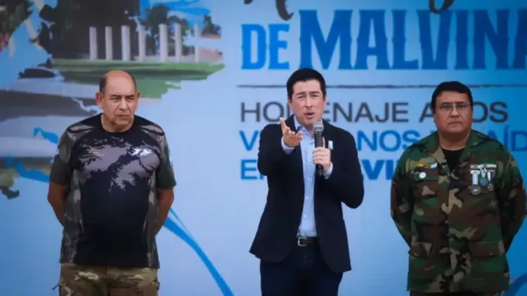 Malvinas Argentinas homenajeó a los veteranos a 44 años de la guerra