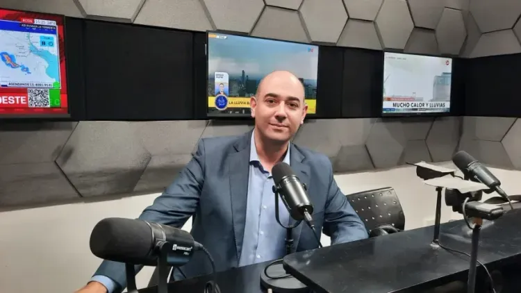 "Una conspiración que equivale a medio departamento de Manuel Adorni es
ridículo"
