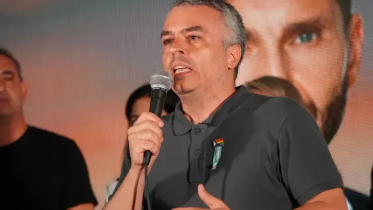 Esteban Paulón: “Manuel Adorni va a tener dificultades para explicar su
patrimonio”