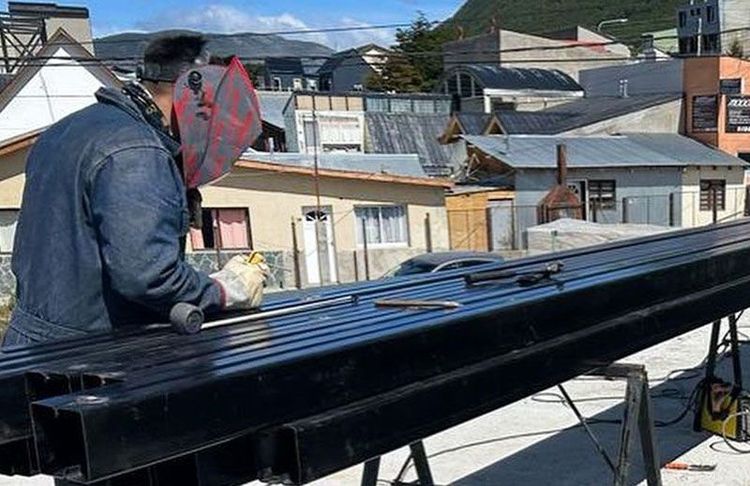 Se achica el sector: en un año cerraron 15 constructoras