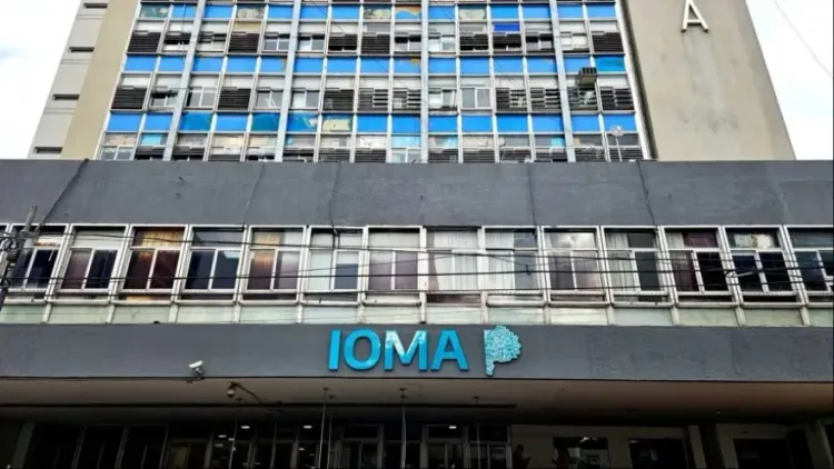 IOMA en crisis: Médicos de La Plata suspenden la atención por 72 horas