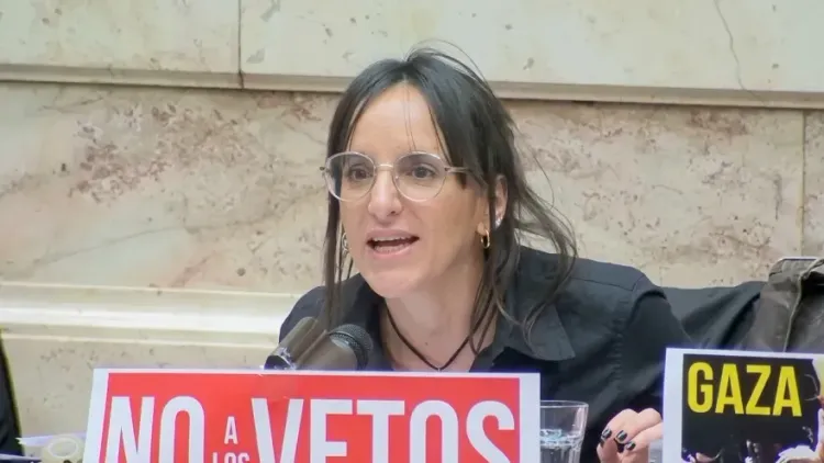 Mercedes de Mendieta: â€œDocentes dejan de dar clases porque no llegan a fin de
mesâ€�