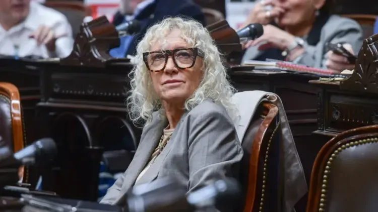 Mónica Frade: "Adorni sigue en su cargo porque es socio del entramado de
corrupción"